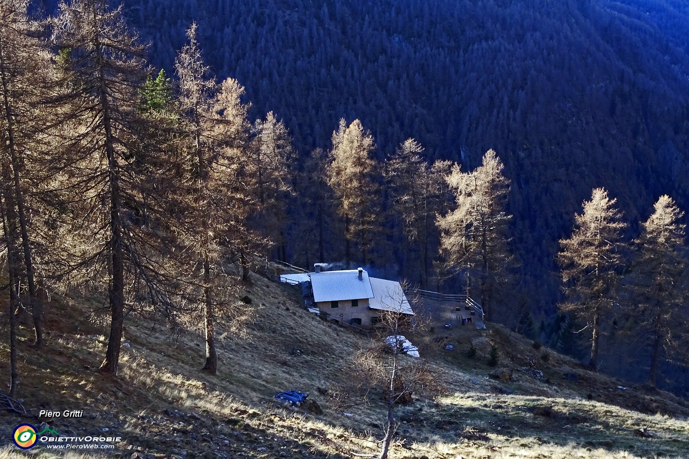 20 Alla Baita Sforzatica i camini fumano !.JPG -                                